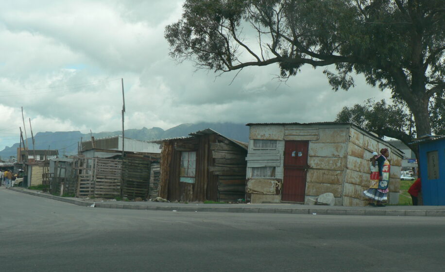 348_cape_flats_housing_good_080925-916x560